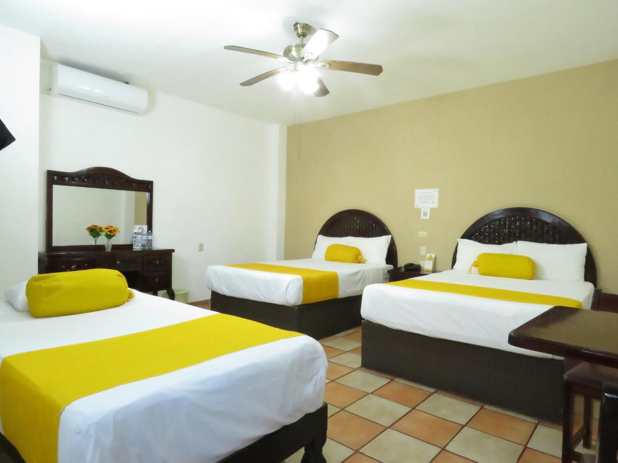 Hotel Los Girasoles 特皮克 外观 照片